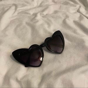 ❤️Blk Heart Sunglasses
